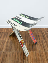 Laden Sie das Bild in den Galerie-Viewer, David Moises | Ski Stuhl #1