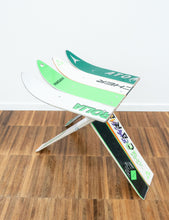 Laden Sie das Bild in den Galerie-Viewer, David Moises | Ski Stuhl #3